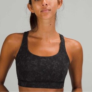 Lululemon Energy Bra in Black Camo. Size 6